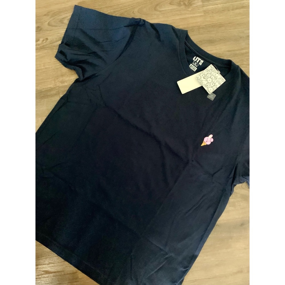BT21 Short-Sleeve Graphic Navy T-Shirt (Cooky)